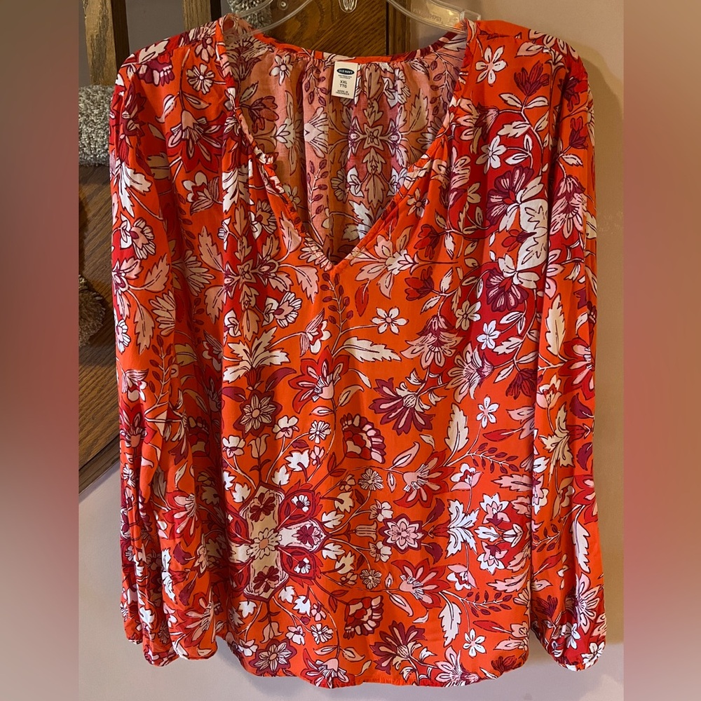 Old Navy long sleeve boho style top.